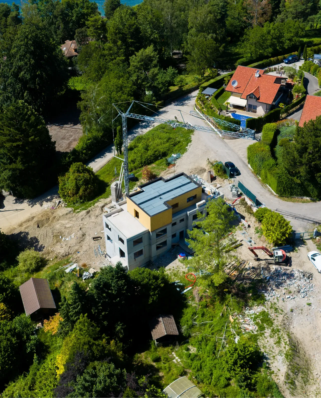 Ossature bois achevée en hauteur, chantier de Chens-sur-Léman — vue drone