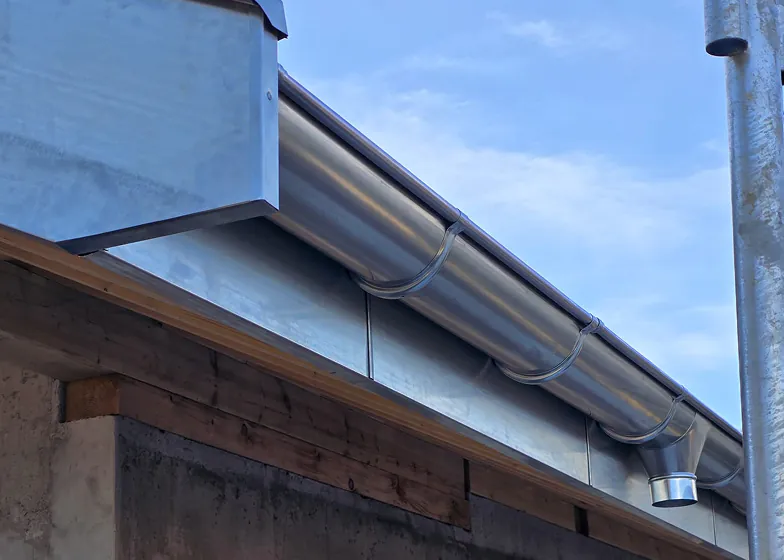 Solins et noues zinc, étanchéité toiture — C2K Charpente Allinges